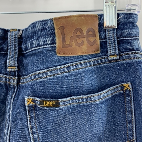 LEE VINTAGE MODERN HIGH RISE STRAIGHT LEG ANKLE JEANS DESTROYED 28 MEDIUM - Picture 7 of 9